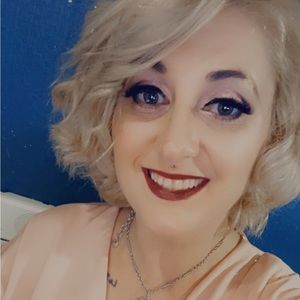 Meet your Posher, Christa